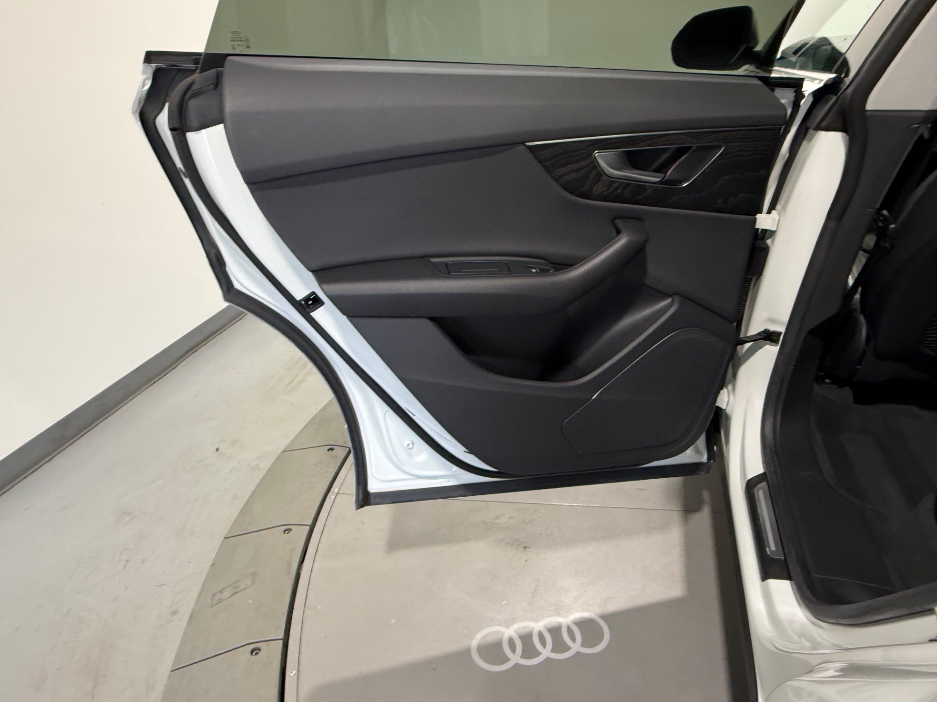 Used 2023 Audi Q8 Premium w/ Convenience Package AWD/4WD image 41