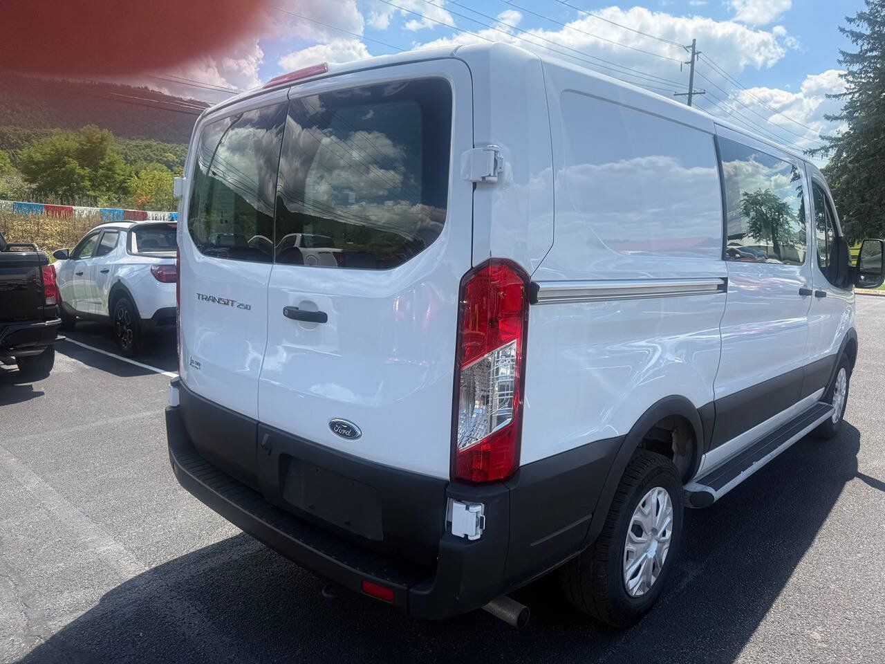Used 2025 Ford Transit 250 Low Roof w/ Exterior Upgrade Package RWD image 5