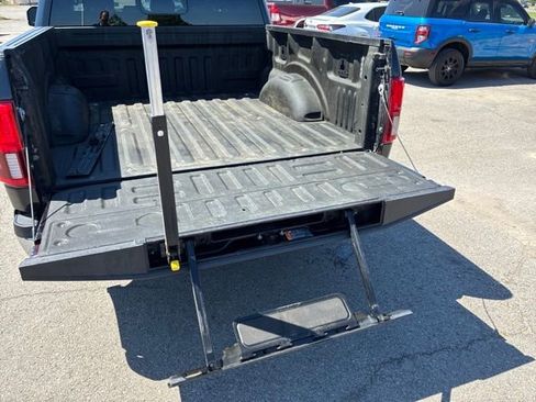 Used 2019 Ford F150 Lariat w/ Equipment Group 502A Luxury AWD/4WD image 29