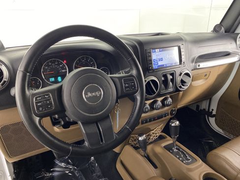 Used 2012 Jeep Wrangler Sahara w/ Connectivity Group image 35