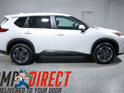 Used 2024 Nissan Rogue SV FWD image 6
