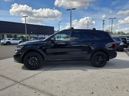 Certified 2022 Kia Sorento SX image 5