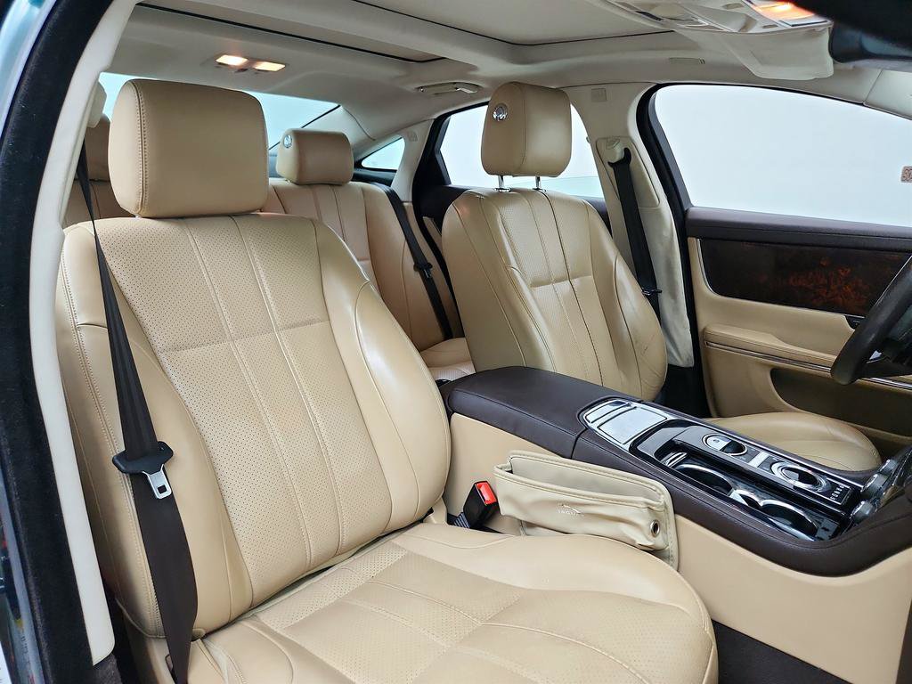 Used 2015 Jaguar XJ AWD image 27