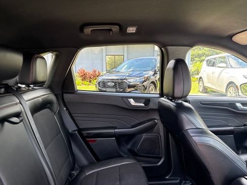 Used 2025 Ford Escape ST-Line FWD image 14