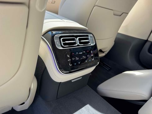 New 2025 Mercedes-Benz S 63 AMG S image 29