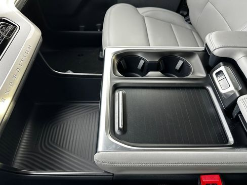 New 2026 Ford Expedition Active image 85