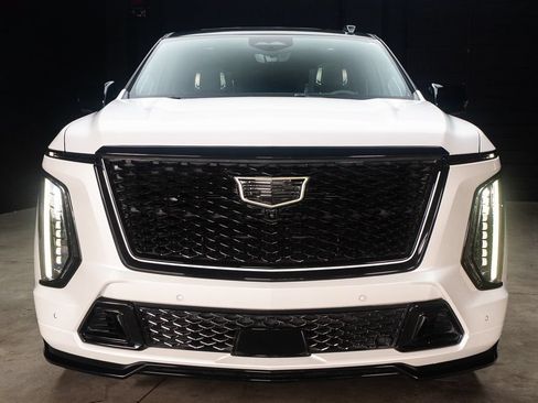 Used 2025 Cadillac Escalade V AWD/4WD image 4