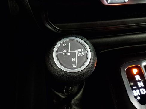 Used 2024 Jeep Wrangler Unlimited Sahara AWD/4WD image 17