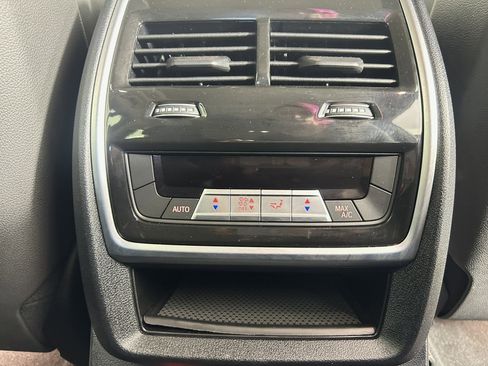 Used 2024 BMW X7 xDrive40i w/ Premium Package image 20