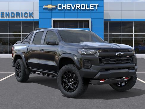 New 2026 Chevrolet Colorado Trail Boss w/ Midnight Edition AWD/4WD image 8