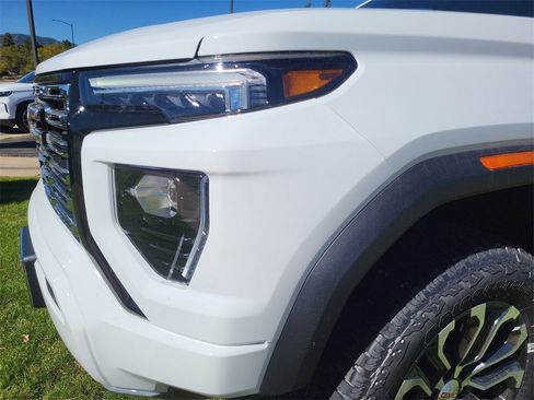 New 2026 GMC Canyon Denali image 5