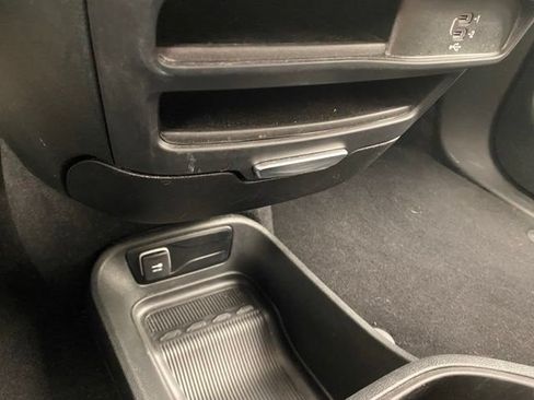 Used 2026 Chrysler Pacifica Select FWD image 24