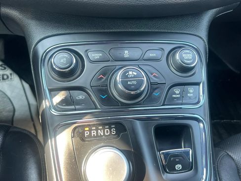 Used 2015 Chrysler 200 S w/ Navigation & Sound Group I AWD/4WD image 22