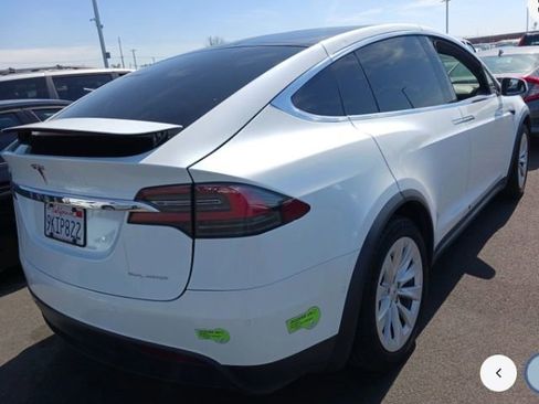 Used 2020 Tesla Model X Long Range image 2