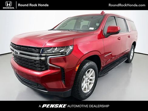 Used 2021 Chevrolet Suburban LT RWD image 1