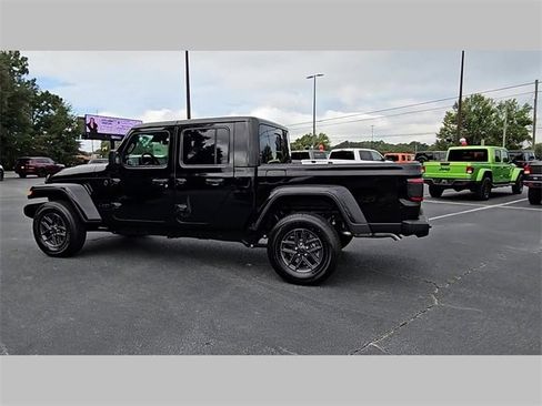 New 2025 Jeep Gladiator Sport image 26