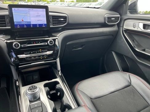 Used 2023 Ford Explorer ST-Line AWD/4WD image 14