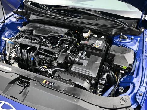 Certified 2025 Hyundai Elantra SEL image 29