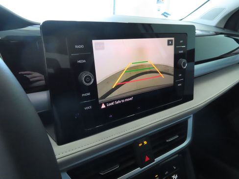 New 2025 Volkswagen Taos SE image 19