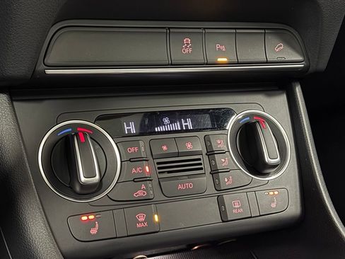 Used 2017 Audi Q3 2.0T Premium image 24