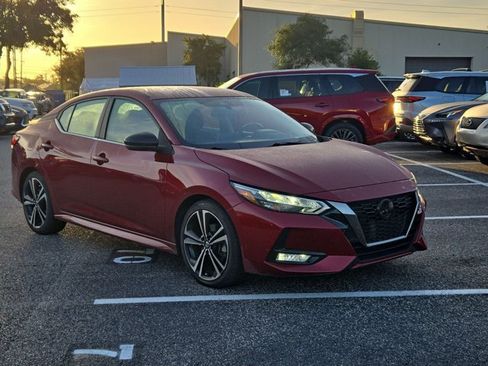 Used 2022 Nissan Sentra SR FWD image 3