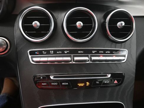 Used 2019 Mercedes-Benz GLC 300 image 27