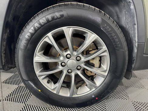 Used 2021 Jeep Cherokee Latitude Lux w/ Sun & Sound Group image 49