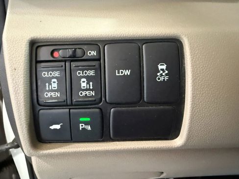 Used 2017 Honda Odyssey SE image 21