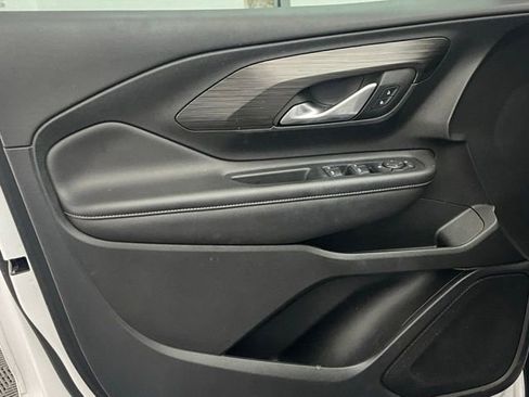 Used 2022 GMC Terrain SLE w/ Driver Convenience Package image 11