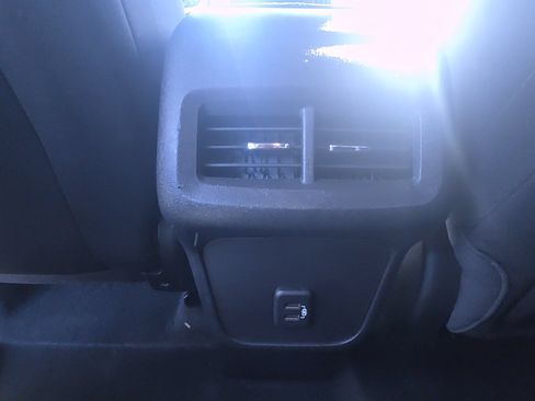Used 2024 GMC Terrain SLE w/ Driver Convenience Package AWD/4WD image 21