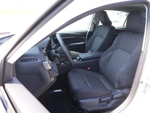 Used 2025 Toyota Camry LE image 8