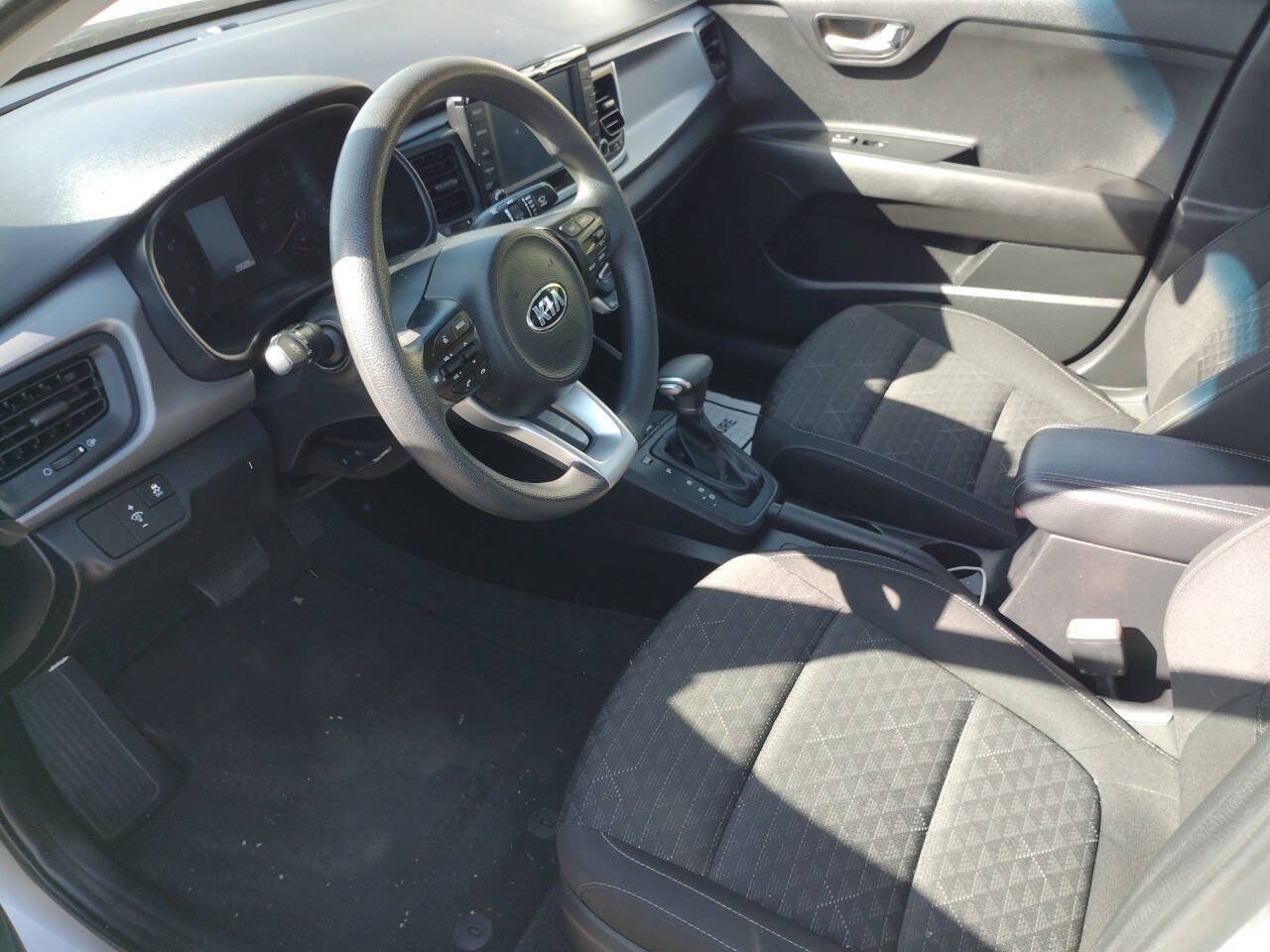 Used 2019 Kia Rio S FWD image 3