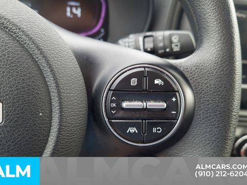 Used 2025 Kia Soul LX w/ LX Technology Package image 11