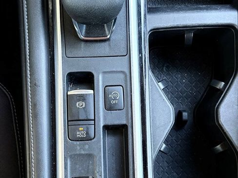 Used 2022 Nissan Pathfinder SL FWD image 63