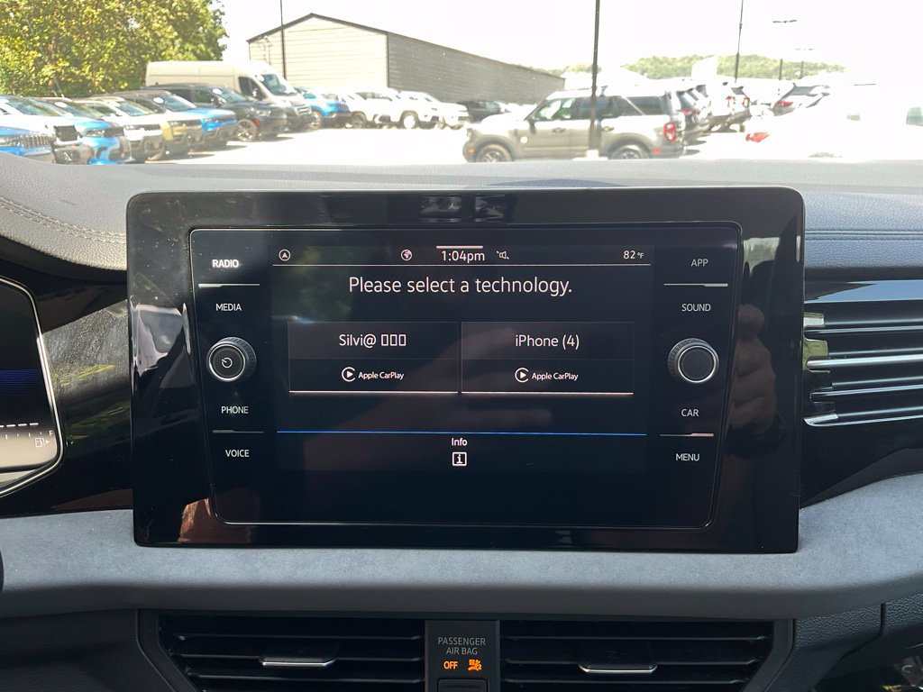 Used 2025 Volkswagen Jetta SE FWD image 17