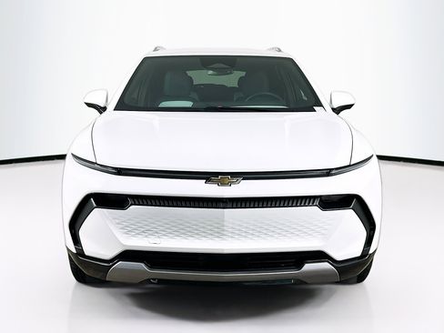 Used 2025 Chevrolet Equinox EV LT image 2