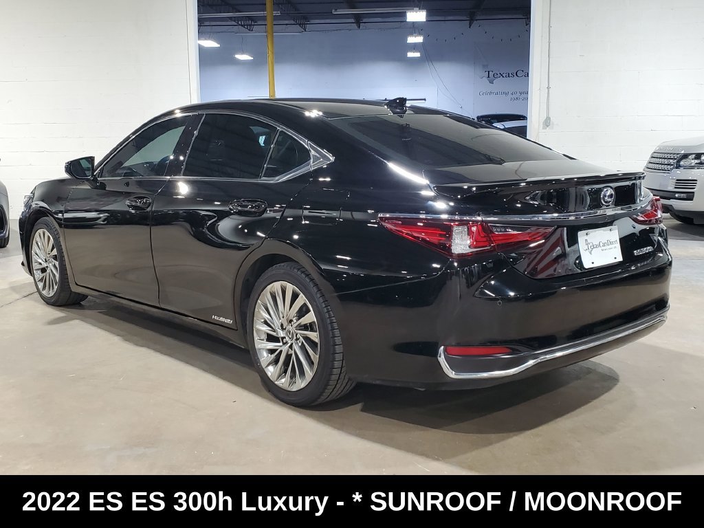 Used 2022 Lexus ES 300h w/ Accessory Package FWD image 12