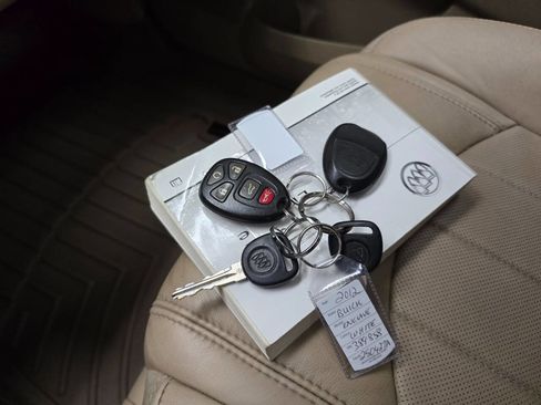 Used 2012 Buick Enclave Premium image 23