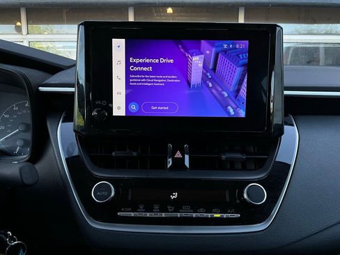 Used 2025 Toyota Corolla LE image 23