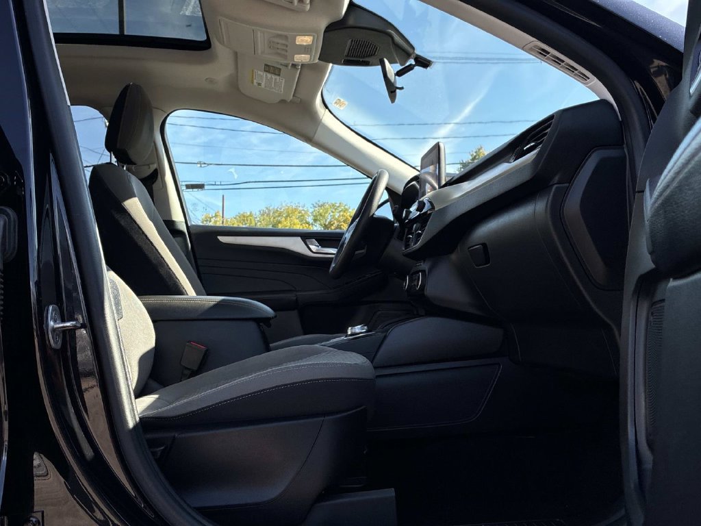 Certified 2021 Ford Escape SE w/ SE Sport Appearance Package AWD/4WD image 9