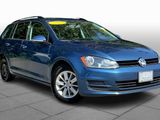 Used 2017 Volkswagen Golf S image 2