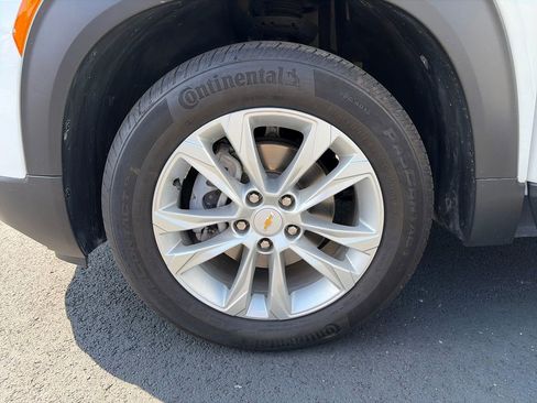 Used 2023 Chevrolet TrailBlazer LS FWD image 25