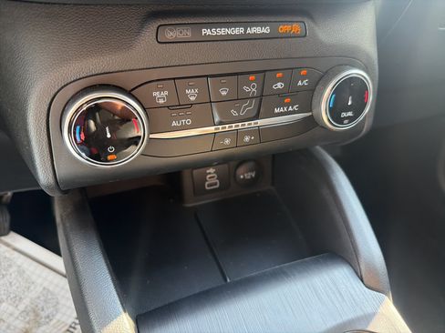 Used 2025 Ford Escape ST-Line FWD image 29