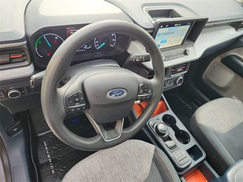 Used 2023 Ford Maverick XLT image 10