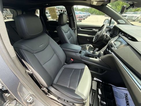 Used 2020 Cadillac XT5 Premium Luxury FWD image 25