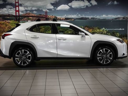 Certified 2025 Lexus UX 300h FWD w/ Accessory Package (Z2) image 5