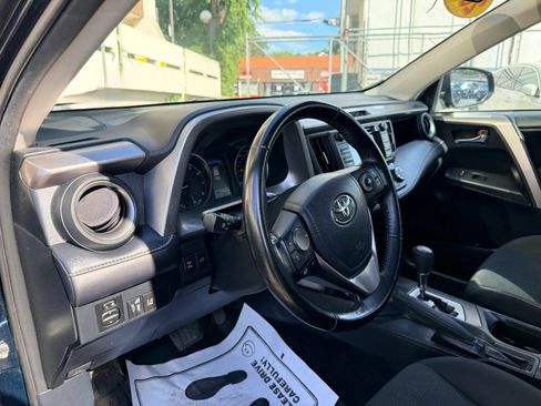 Used 2018 Toyota RAV4 XLE AWD/4WD image 14