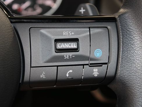 Used 2023 Nissan Rogue SV AWD/4WD image 34