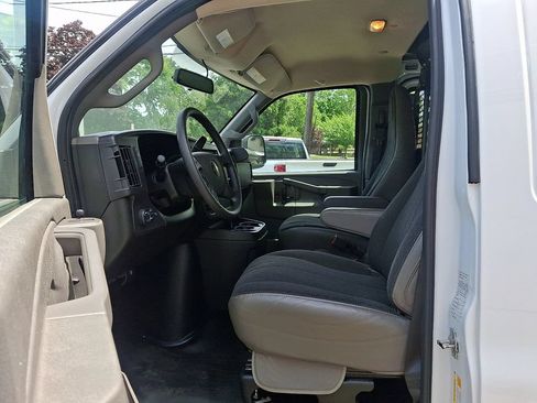 Certified 2024 Chevrolet Express 2500 w/ Driver Convenience Package RWD image 14