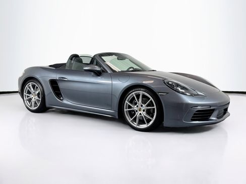 Used 2025 Porsche 718 Boxster w/ Premium Package RWD image 7